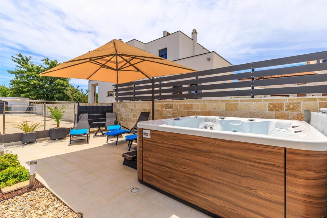 Sabena Apartment With Private Whirlpool Porec Ngoại thất bức ảnh