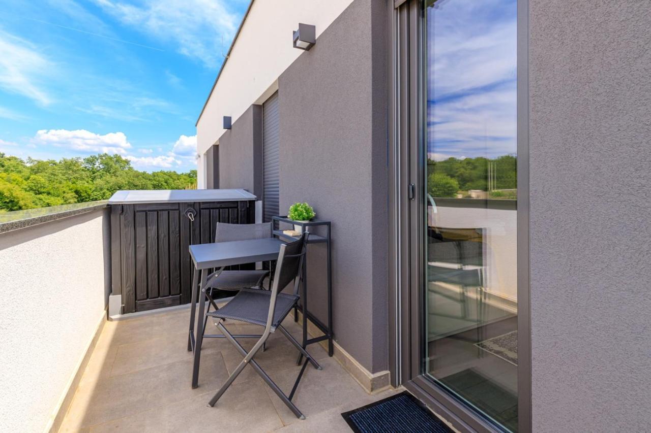Sabena Apartment With Private Whirlpool Porec Ngoại thất bức ảnh